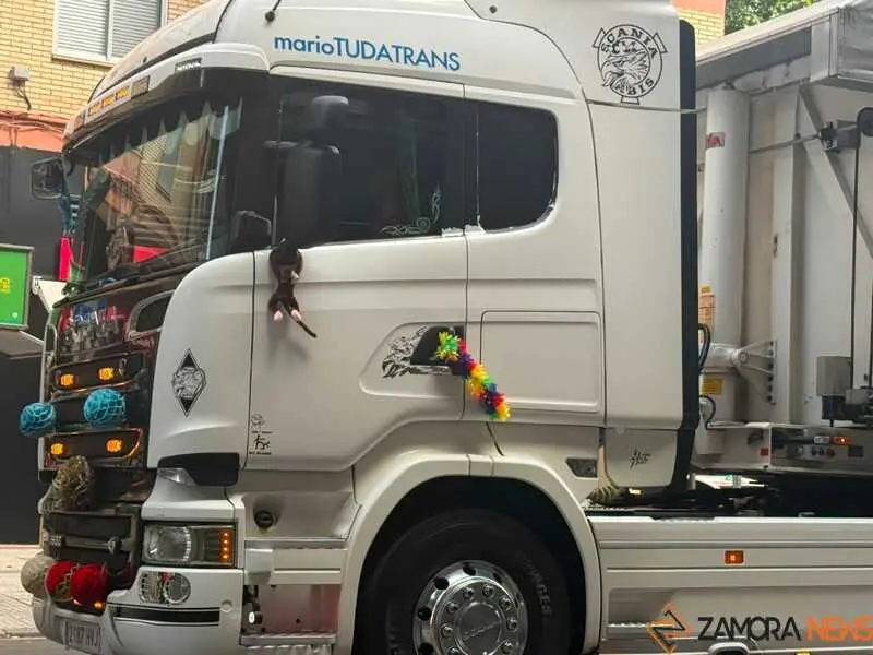  camioneros por Zamora en el d&iacute;a san Crist&oacute;bal _19