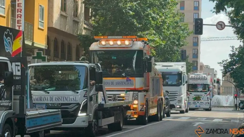  camioneros por Zamora en el d&iacute;a san Crist&oacute;bal _26