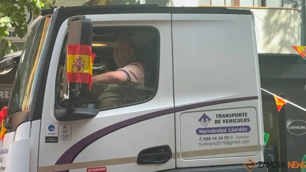  camioneros por Zamora en el d&iacute;a san Crist&oacute;bal _30