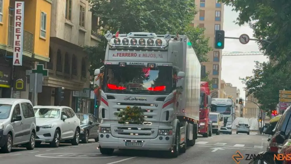  camioneros por Zamora en el d&iacute;a san Crist&oacute;bal _31