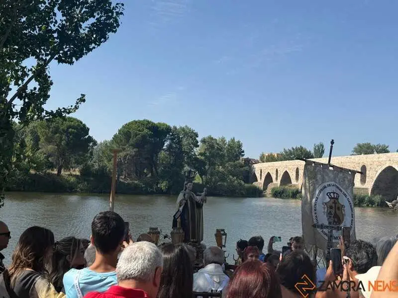 procesi&oacute;n fluvial Virgen del Carmen _28