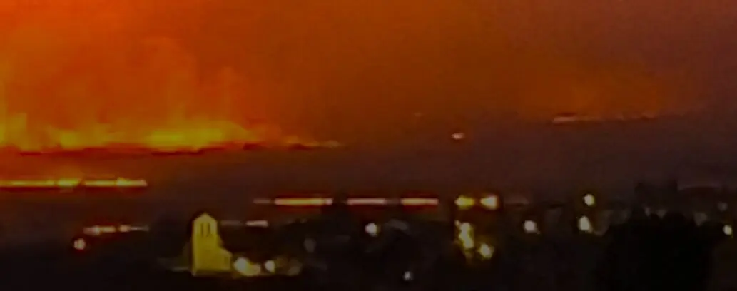 Incendio en una de las localidades segovianas desalojadas. Foto Segovia Audaz