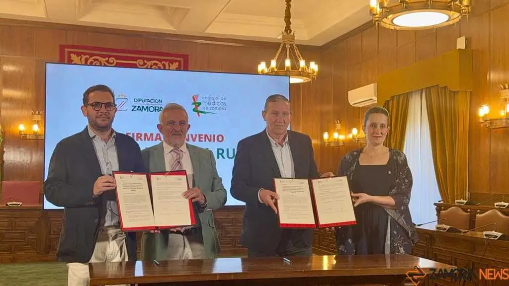 el presidente de la Diputaci&oacute;n, Javier Fa&uacute;ndez , y el presidente del Colegio Oficial de M&eacute;dicos de Zamora, Sebasti&aacute;n Mart&iacute;nez Fern&aacute;ndez
