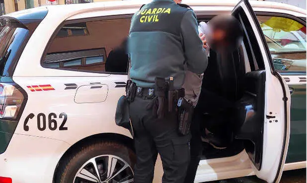 Uno de los detenidos en Fontanilas de Castro por la Guardia Civil