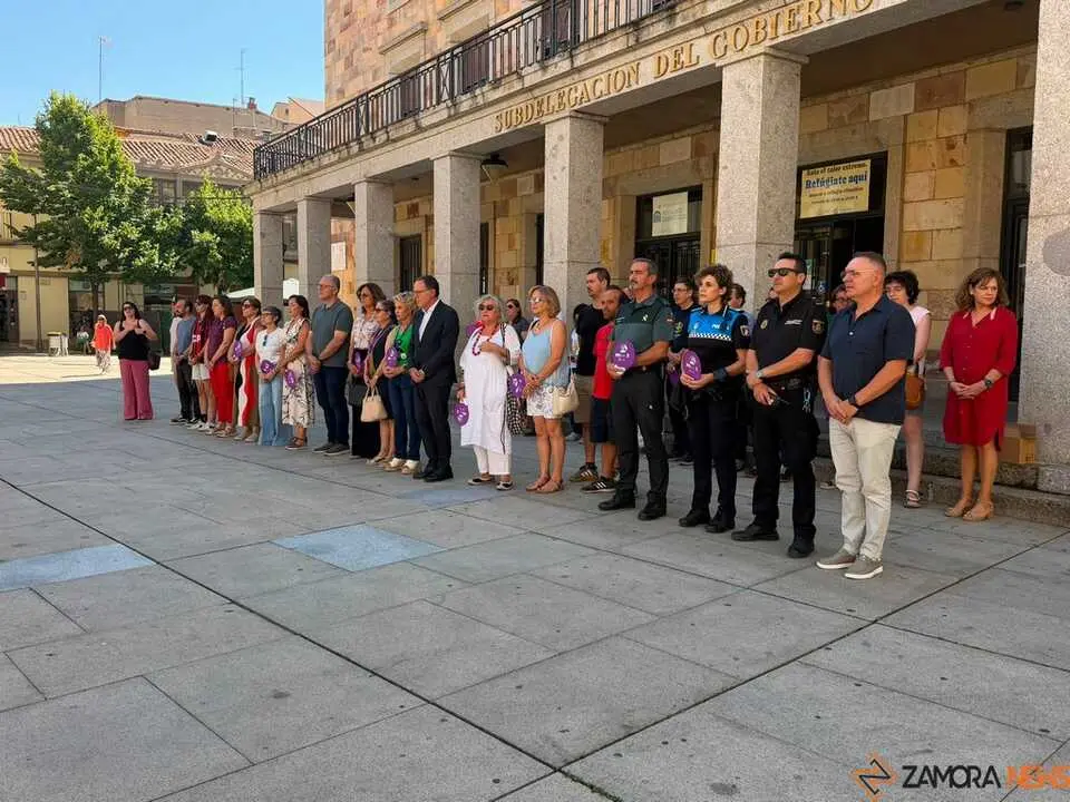 Minuto de silencio Zamora por una v&iacute;ctima de violencia machista 