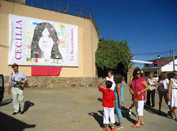 Imagen de Facebook del homenaje de los vecinos de Colina de Trasmonte a Cecilia en el a&ntilde;o 2010