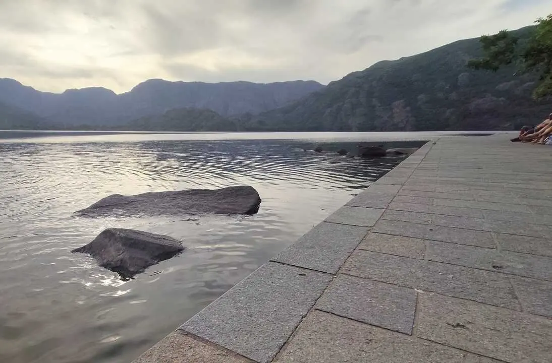 Vista del Lago de Sanabria al atardecer
