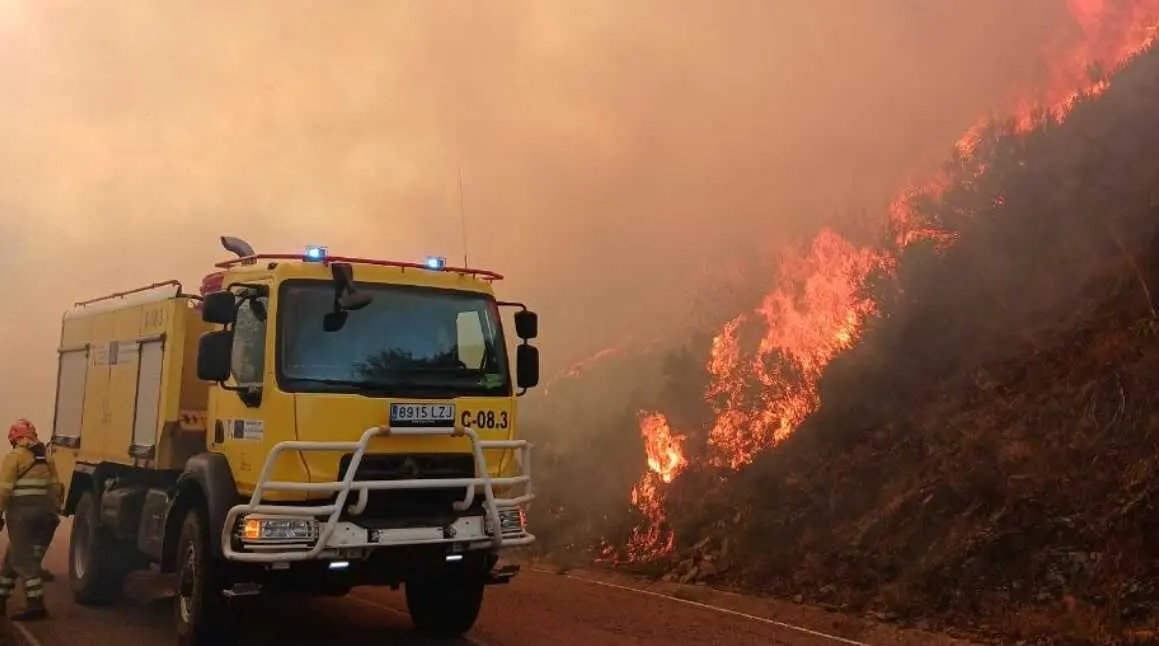 Incendio Le&oacute;n La Utrera