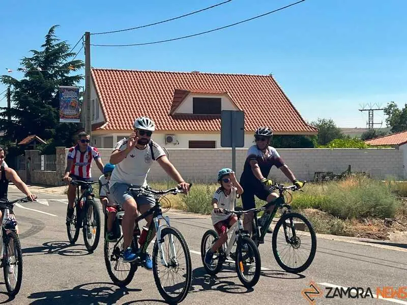 Coreses inaugura sus fiestas con la tradicional marcha a Gallegos_8
