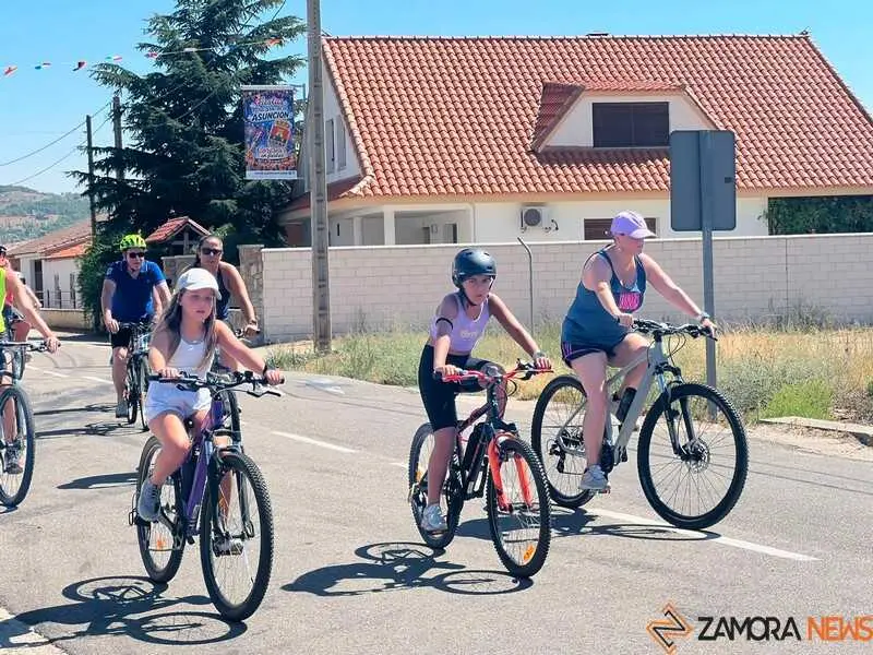 Coreses inaugura sus fiestas con la tradicional marcha a Gallegos_10