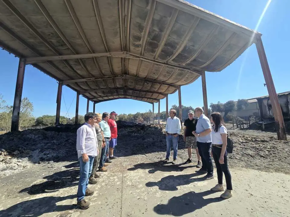 Reuni&oacute;n con alcaldes y OPAS en Fermoselle
