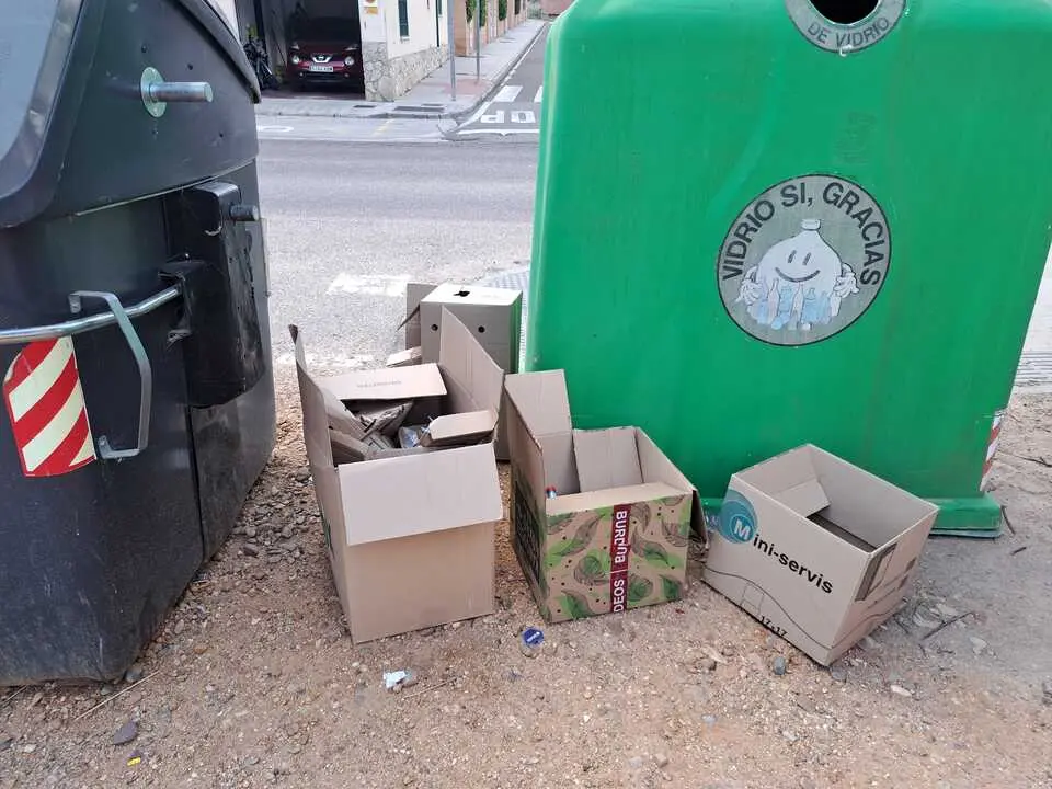 La acumulaci&oacute;n de bolsas de basura en Los Pelambres desata las quejas de los vecinos (1)