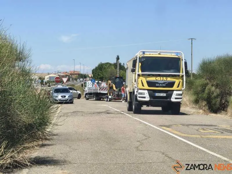 Fuego en la planta de residuos de Roales_9