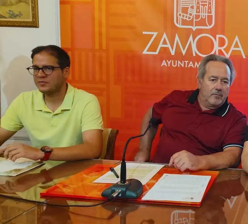 El alcalde de Zamora junto a Pablo Novo en la rueda de prensa posterior a la Junta de Gobierno