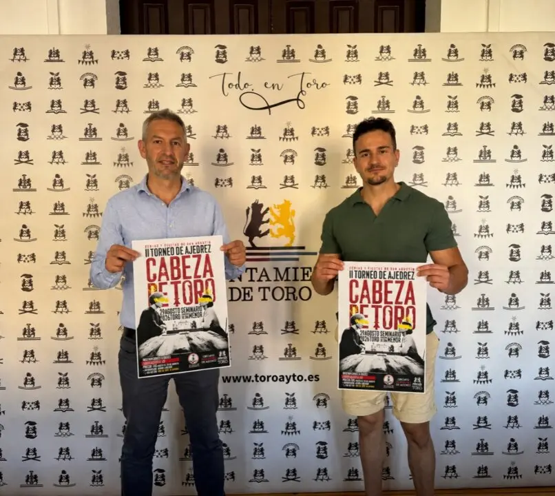 presentaci&oacute;n torneo de ajedrez de Toro