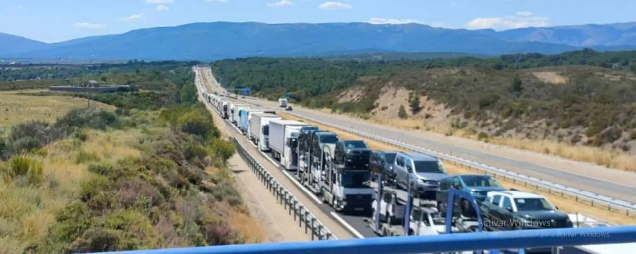 atasco monumental en la A52