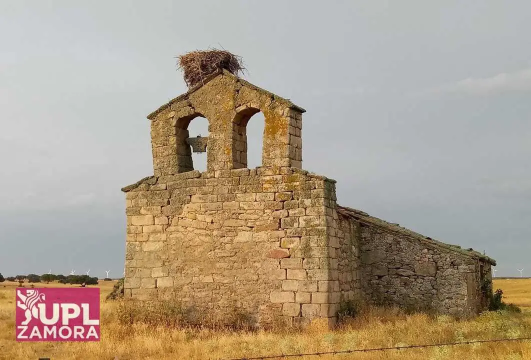 iglesia rom&aacute;nica de santar&eacute;n de los peces