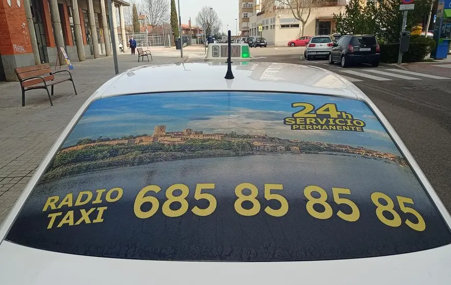 Un vehículo de Radio Taxi Zamora