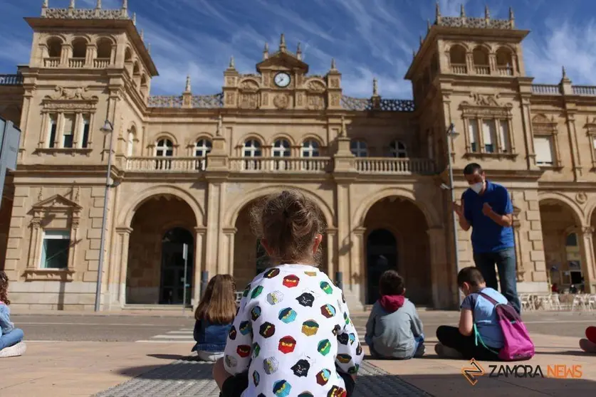 Talleres infantiles en la estación de tren