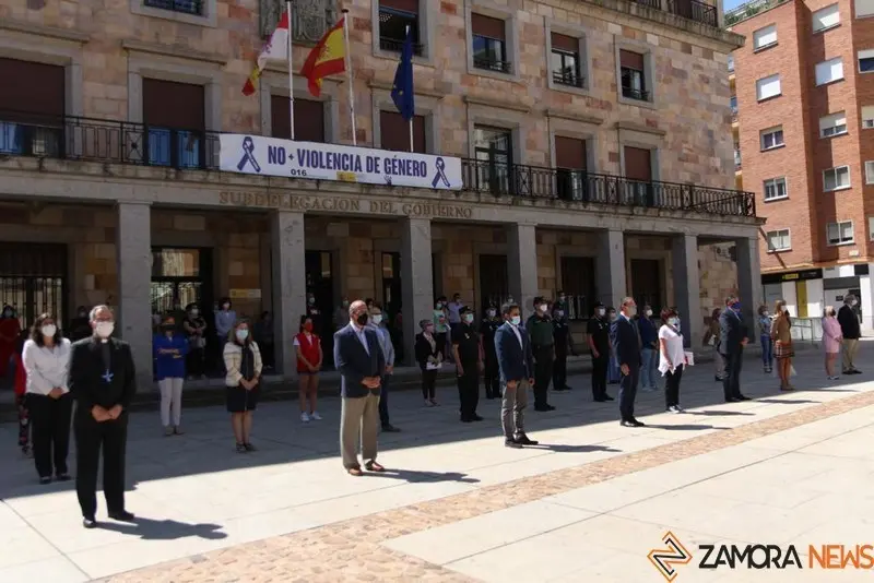 Concentración contra la violencia de género en la Plaza de la Constitución