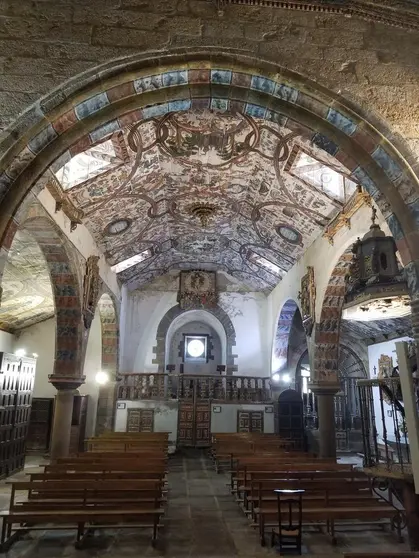 Arco triunfal de la iglesia de Otero de Sanabria