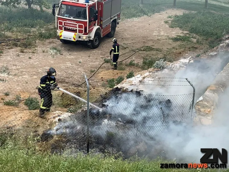 Foto de archivo de un fuego cerca de Valorio
