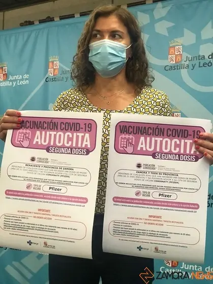 La delegada territorial presenta los carteles de autocita para la próxima semana del 13 de septiembre