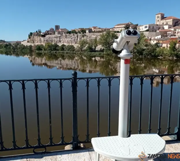 Prismáticos públicos en la capital