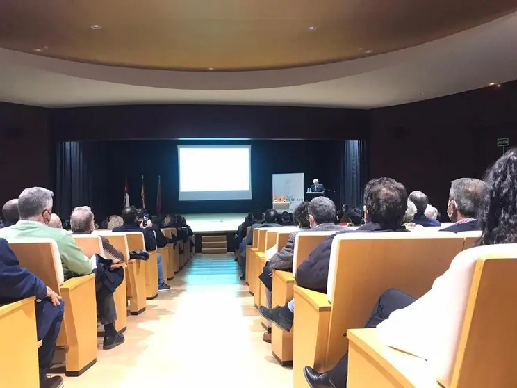 El salón de actos del Campus Viriato se convertía en el escenario para la entrega de los Premios Empresario del Año correspondientes a las ediciones 2019 y 2020 por parte de la CEOE Cepyme de Zamora. | FOTO: Zamora News