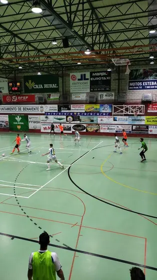 Lance del encuentro del Atlético Benavente. | FOTO: Atlético Benavente