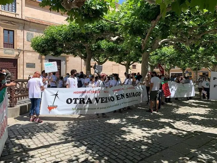 Concentración contra los megaparques eólicos en Zamora. Foto de archivo