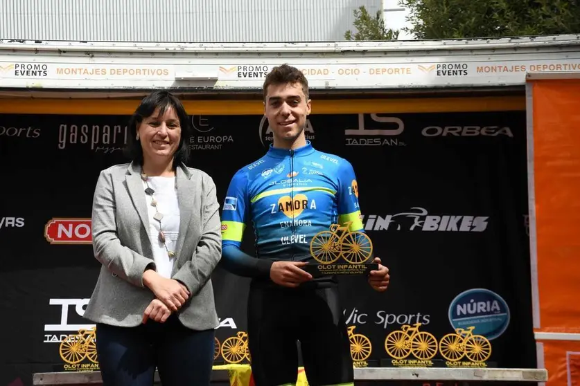 Podium Olot para Pau Torrent Globalia-Zamora Enamora (1)