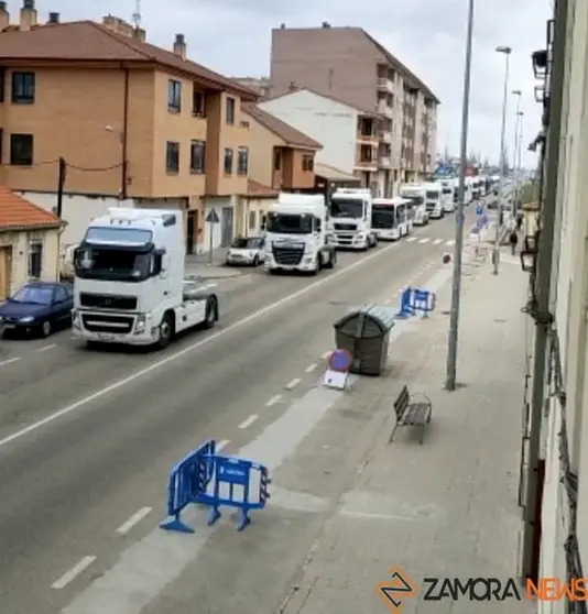 Marcha de camiones por Zamora. Foto Marcos Vicente
