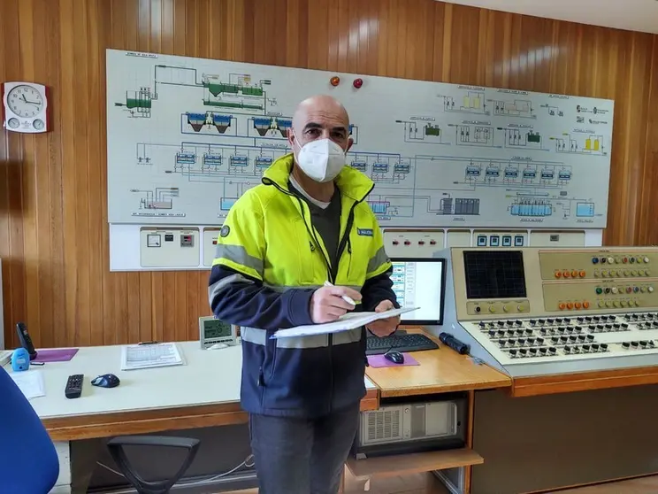 Trabajador de Aquona en la ETAP de Zamora