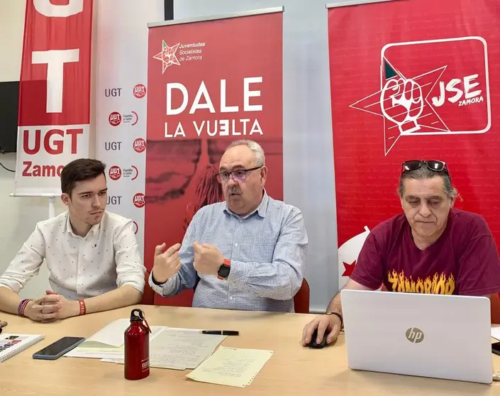 Emilio Ferrero, Secretario General de JSE-Zamora, Ángel del Carmen, Secretario General de UGT Zamora, y Antonio Salvador, Secretario de Acción Sindical de CCOO Zamora