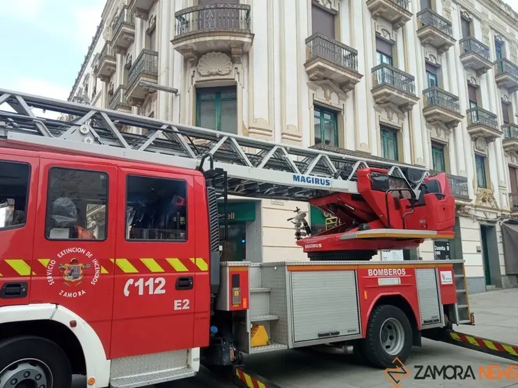 Bomberos en la Plaza de la Constitución