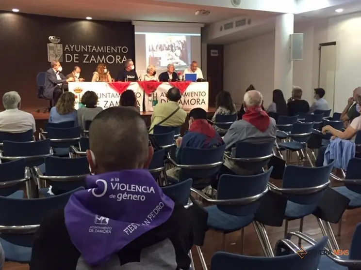 Mesa redonda celebración del 50 aniversario de la primera Comisión de Fiestas