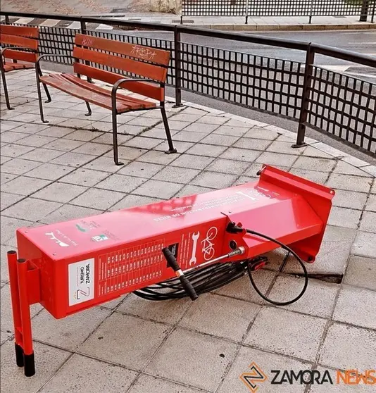 Estación de mantenimiento de bicicletas de la Puerta de la Feria