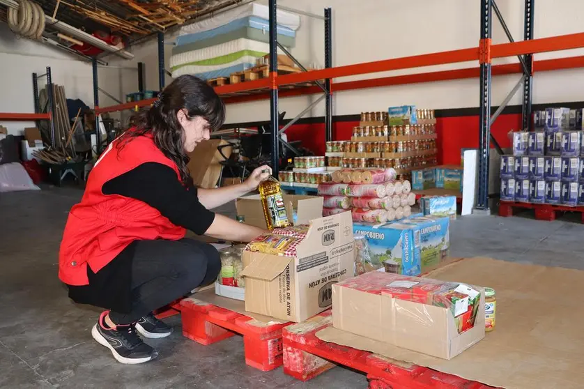 Cruz roja reparto de comida