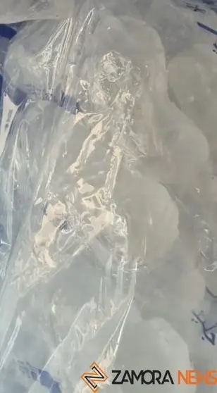 Bolsa con cubos de hielo