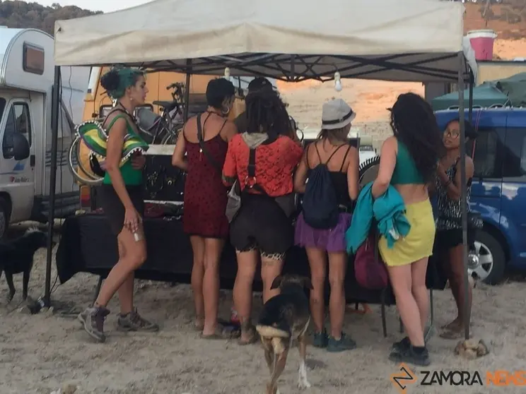 Fiesta 'rave' en Argusino