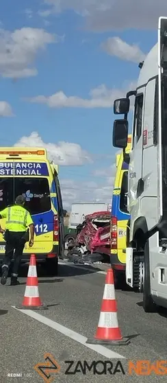 Sanitarios en el lugar del accidente
