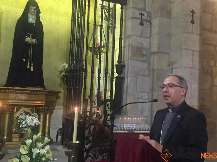 Fernando Valera en el acto de coronación de la Soledad