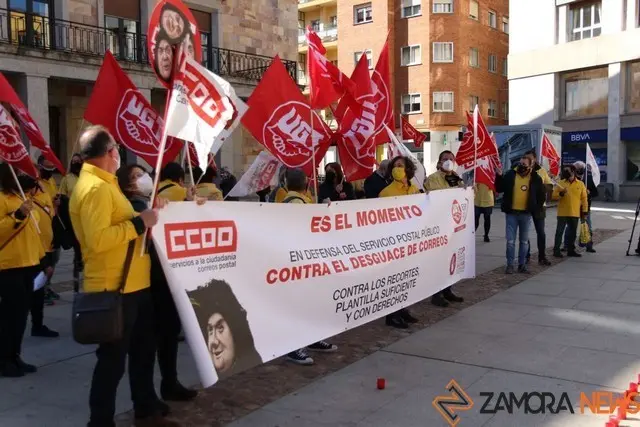 Los sindicatos encabezan la protesta de los trabajadores de Correos. Fotografía de archivo