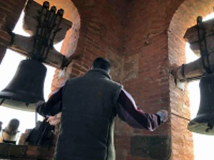 Toque de campanas en la Iglesia de Granja de Moreruela