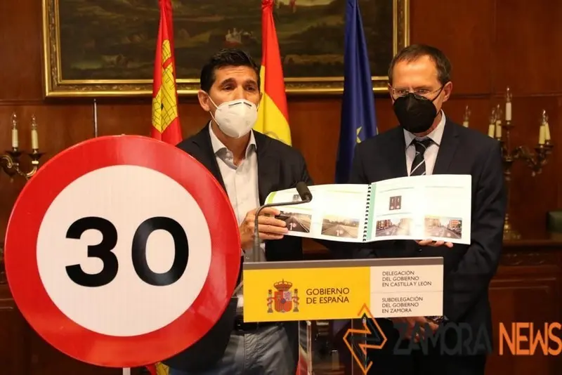 Presentación de la reforma legal de limitación de velocidad a 30 km/h en vías urbanas