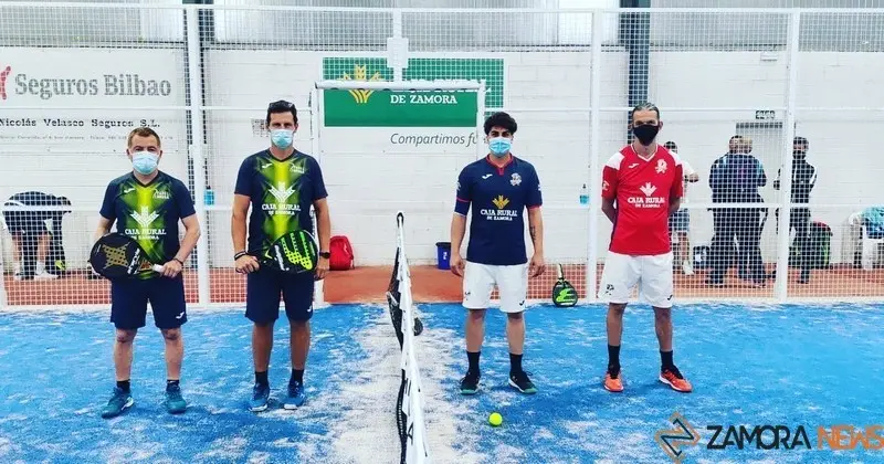 Rubén Gómez y Jorge Crespo por Padel Zamora y Mario del Caño y Hugo Sánchez por Viriato Padel Club en el derbi de la segunda división disputado este domingo