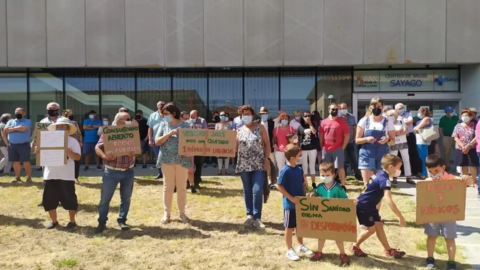 Manifestación por la Sanidad Pública en Bermillo de Sayago | FOTO: grupo de Facebook de Torrefrades