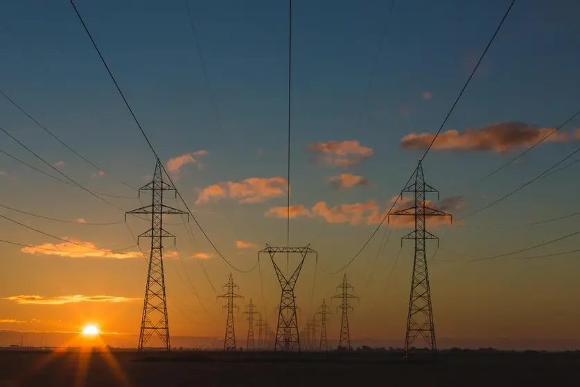 Foto archivo torres eléctricas