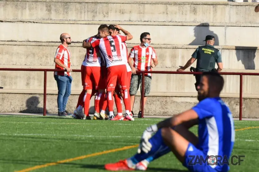 Gol del Zamora CF frente al DUX Internacional. | FOTO: Zamora CF